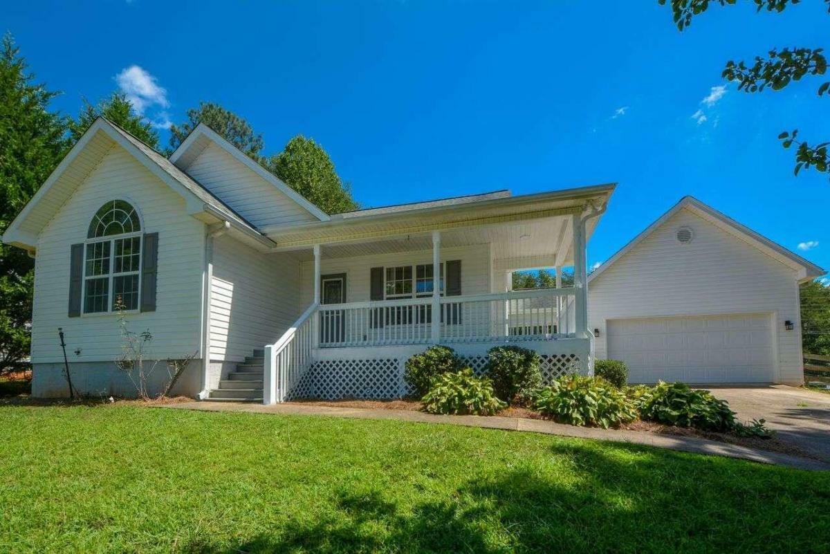 Property Photo: 44 Horserange Vista Court GA 30528