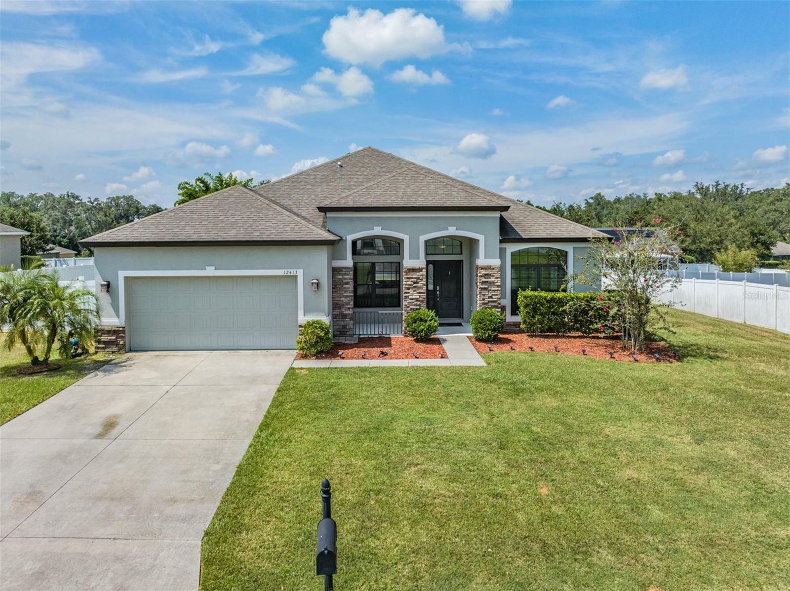 Property Photo:  12413 Loopback Drive  FL 33576 