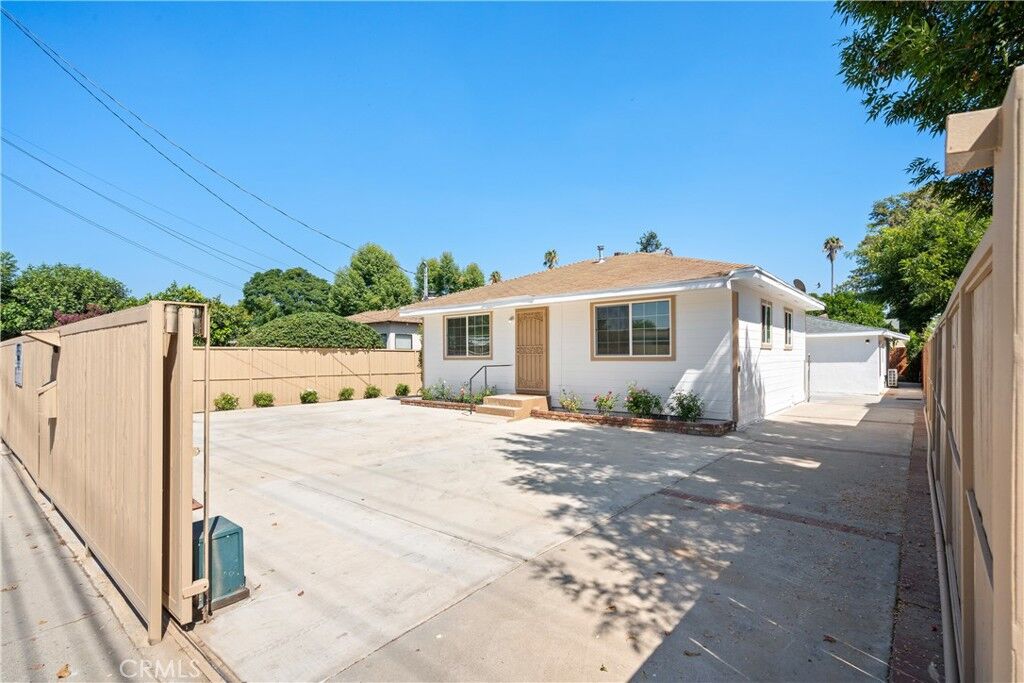 Property Photo:  7310 Lindley Avenue  CA 91335 