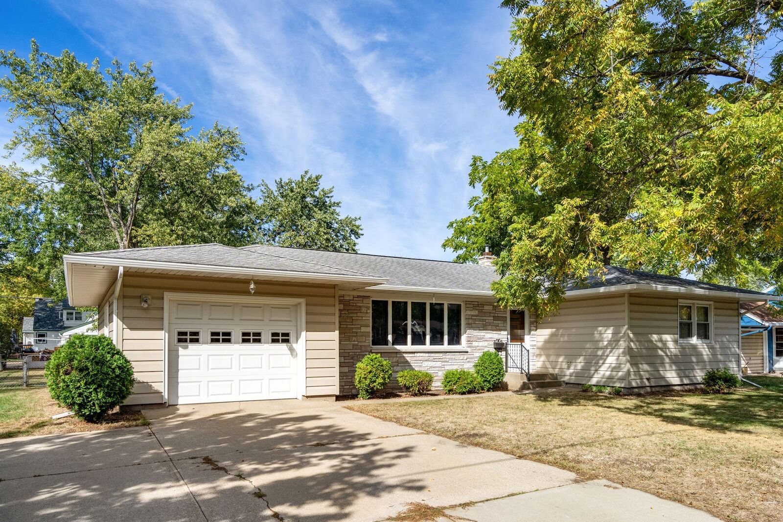 Property Photo: 911 33rd Avenue N MN 56303