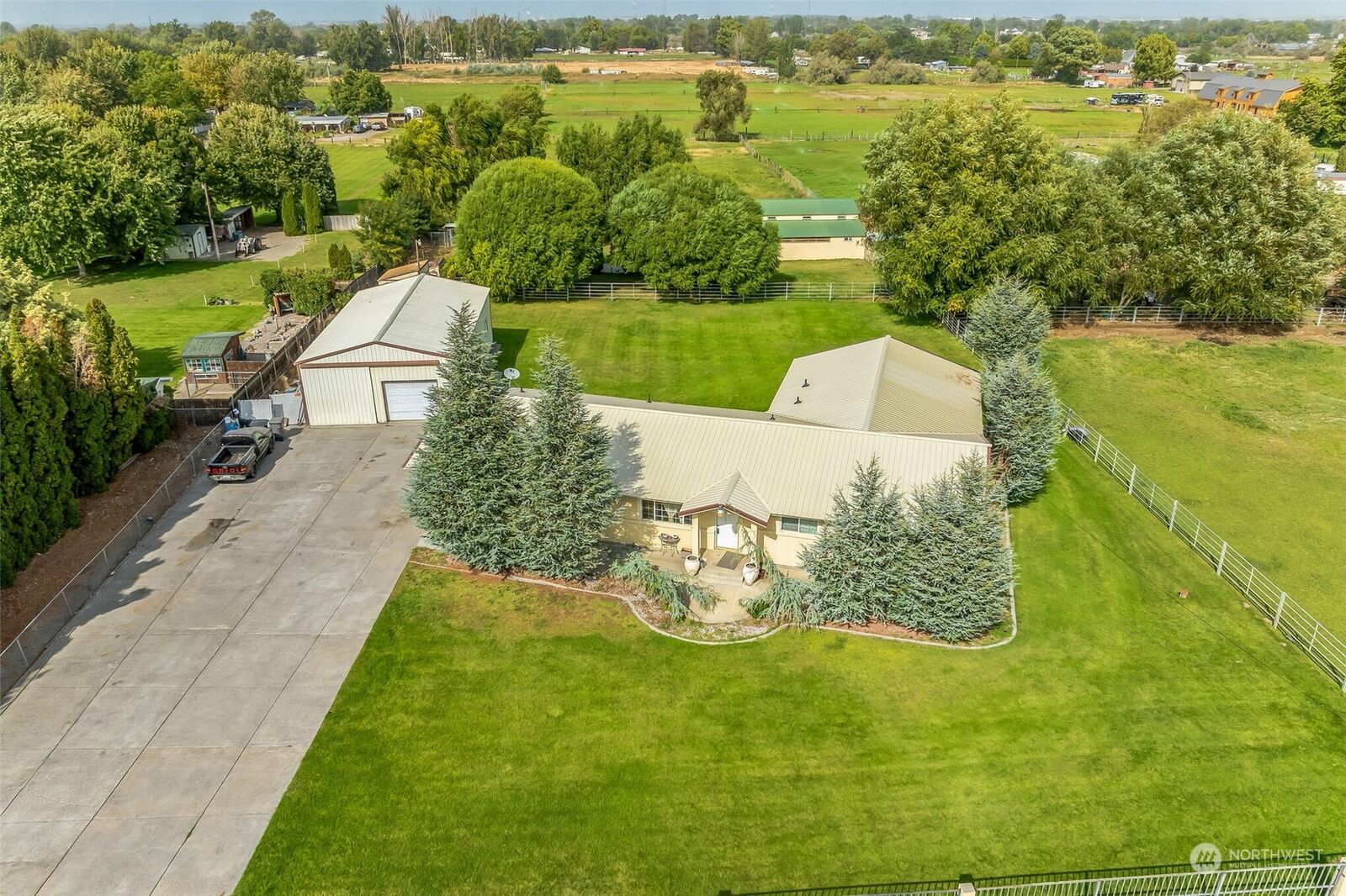 5 bed Kennewick home for sale 210506 E Cochran Road, Kennewick, WA 99337