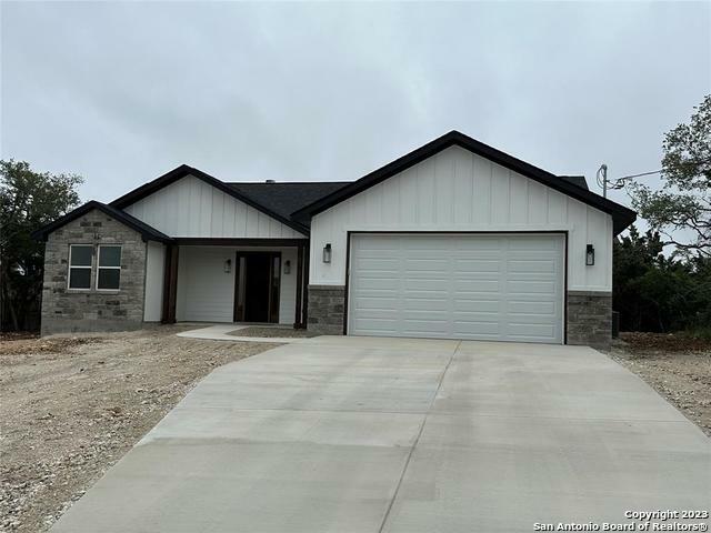 Property Photo: 1260 Yaupon Dr TX 78623