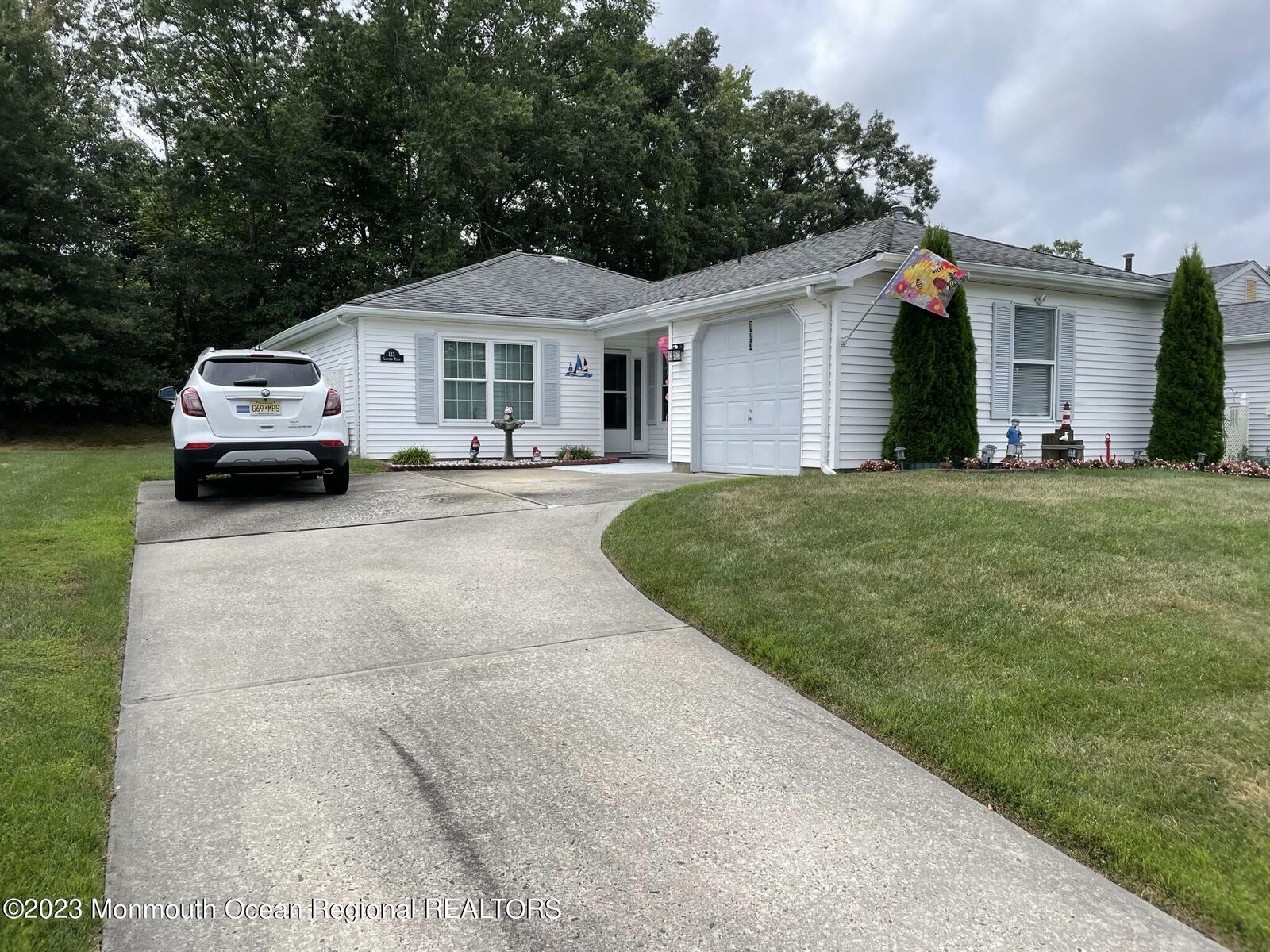 Property Photo:  133 Lantern Place  NJ 08087 