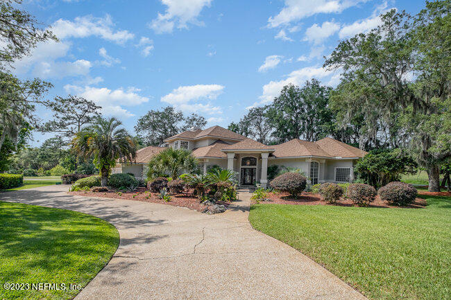 Property Photo:  4062 Mission Hills Circle W  FL 32225 