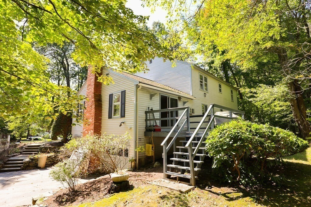 Property Photo: 7 Clover Hill Dr MA 01824