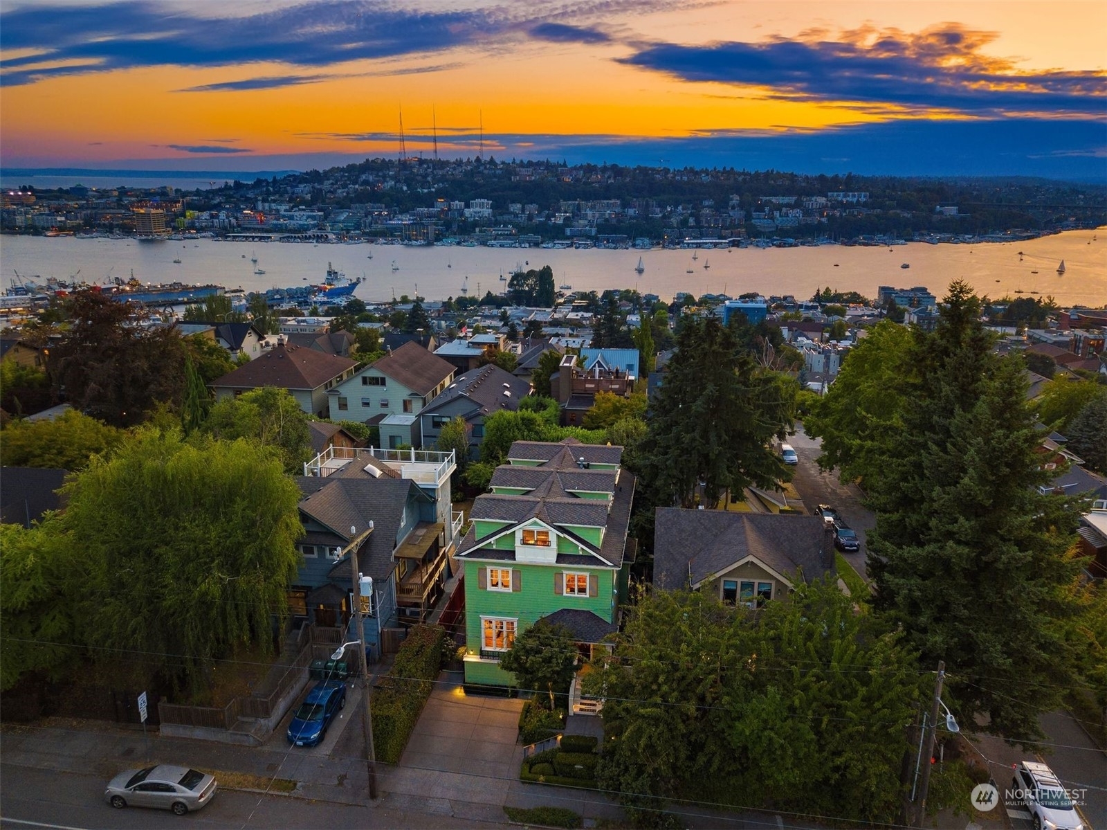 2029 10th Avenue E  Seattle WA 98102 photo