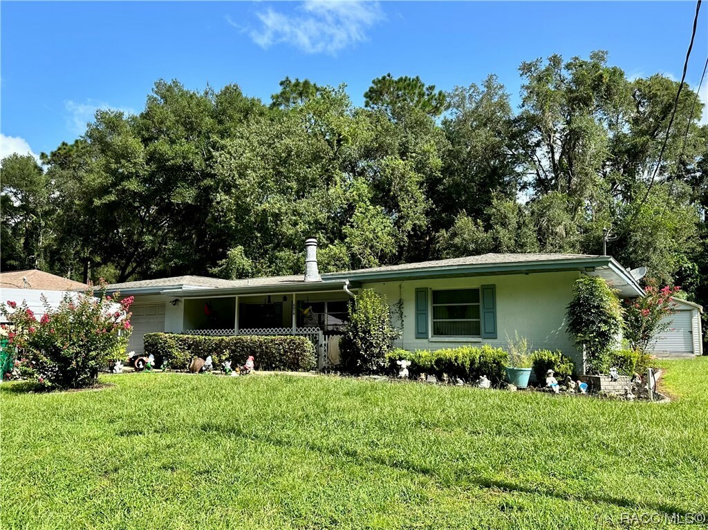 Property Photo:  6079 E Ivy Lane  FL 34452 