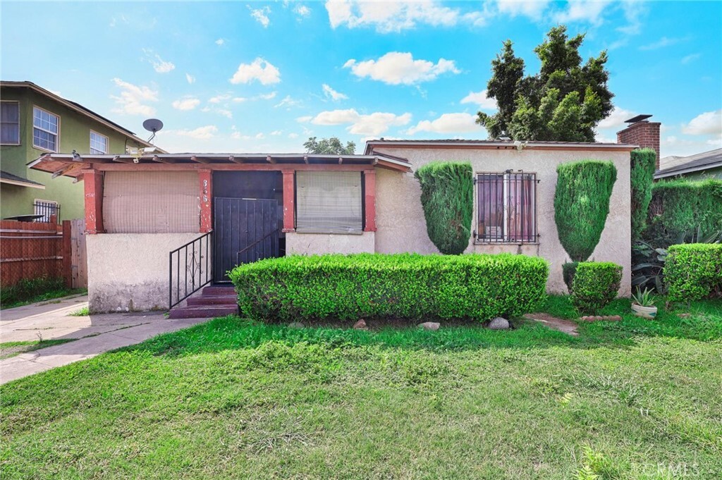 Property Photo: 856 E 115th Street CA 90059