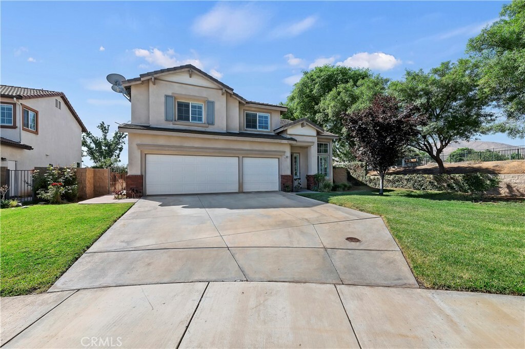 Property Photo:  25803 Balsam Fir Circle  CA 92585 