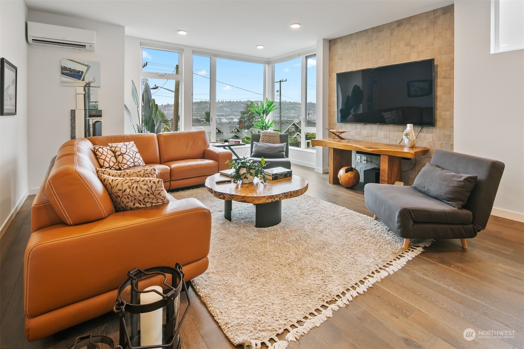 Property Photo: 2125 Dexter Avenue N WA 98109
