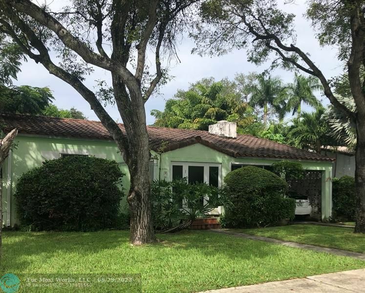 Property Photo:  425 NE 10th Ave  FL 33301 
