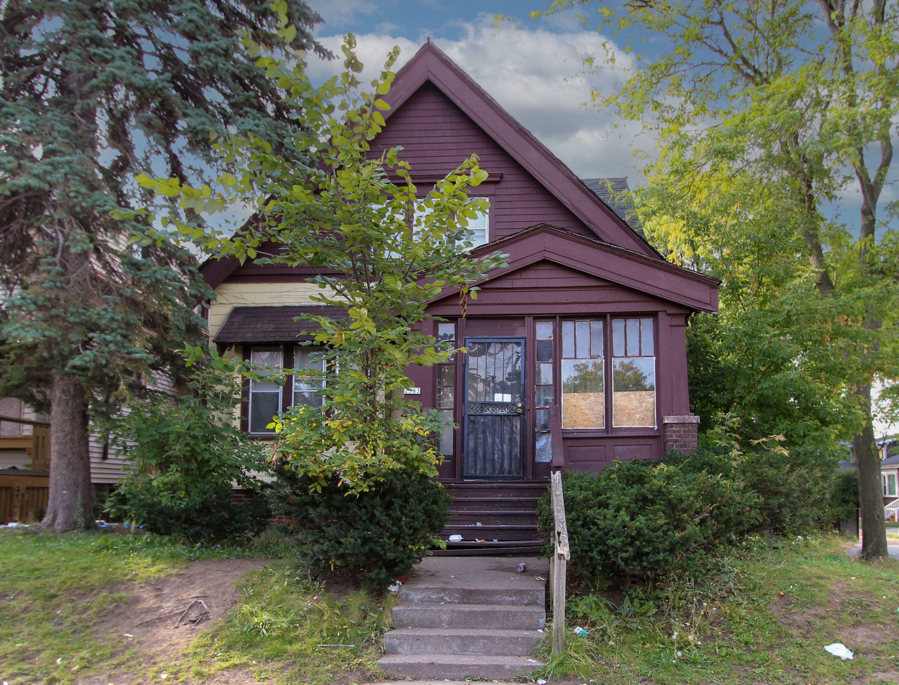 Property Photo:  2533 W Auer Ave  WI 53206 