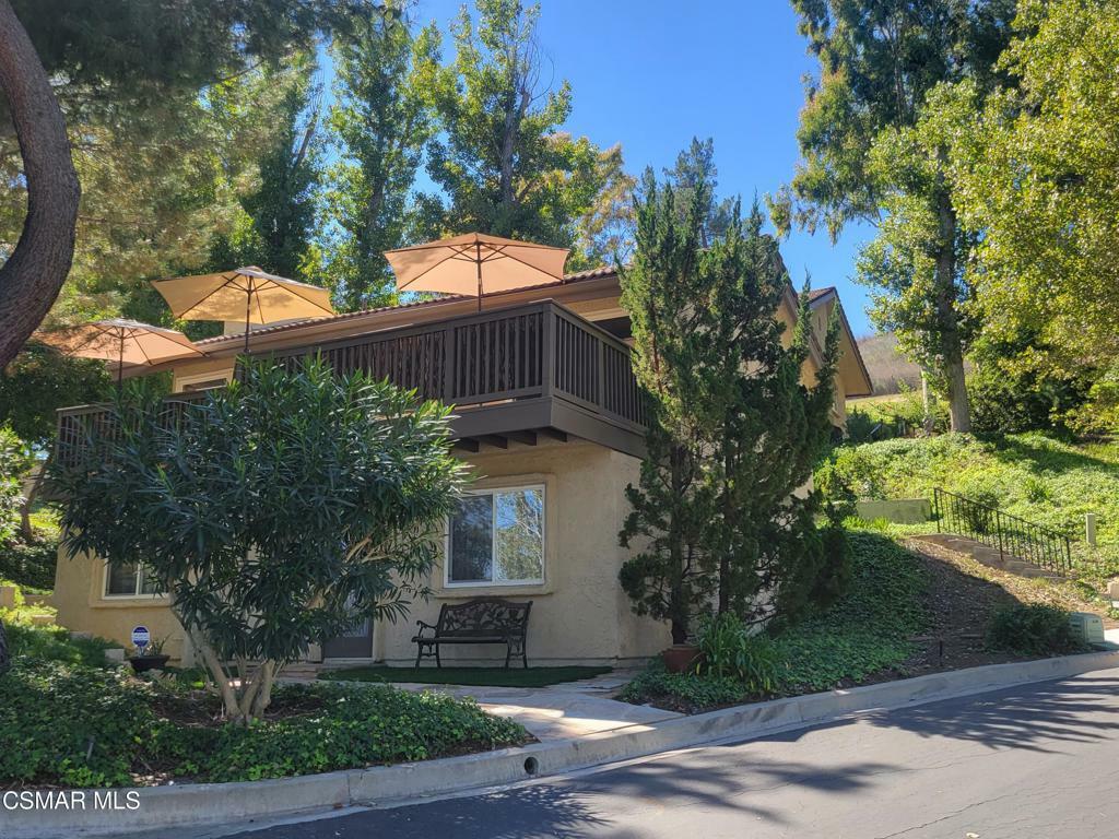 Property Photo: 33 Sparrowhawk Lane CA 91377