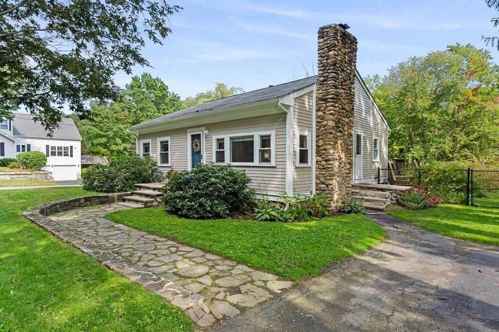 Property Photo:  166 Middle Road  MA 01772 