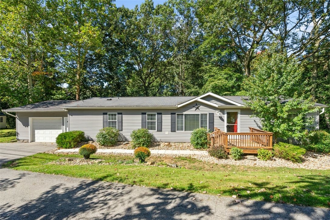 Property Photo:  405 Hiland Valley Dr  PA 15229 