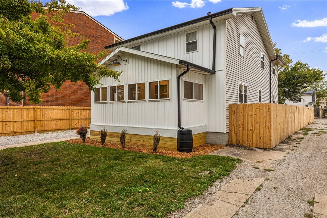 Property Photo:  1513 2nd Street  IL 61920 