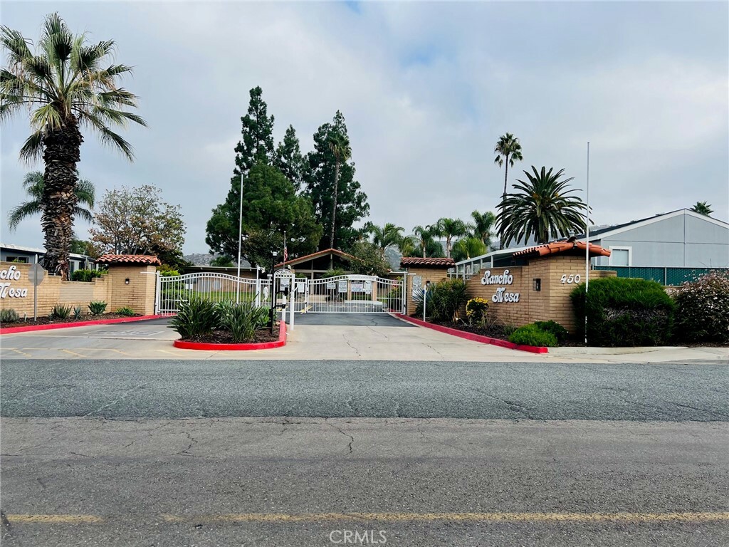 Property Photo:  450 E Bradley Avenue 96  CA 92021 