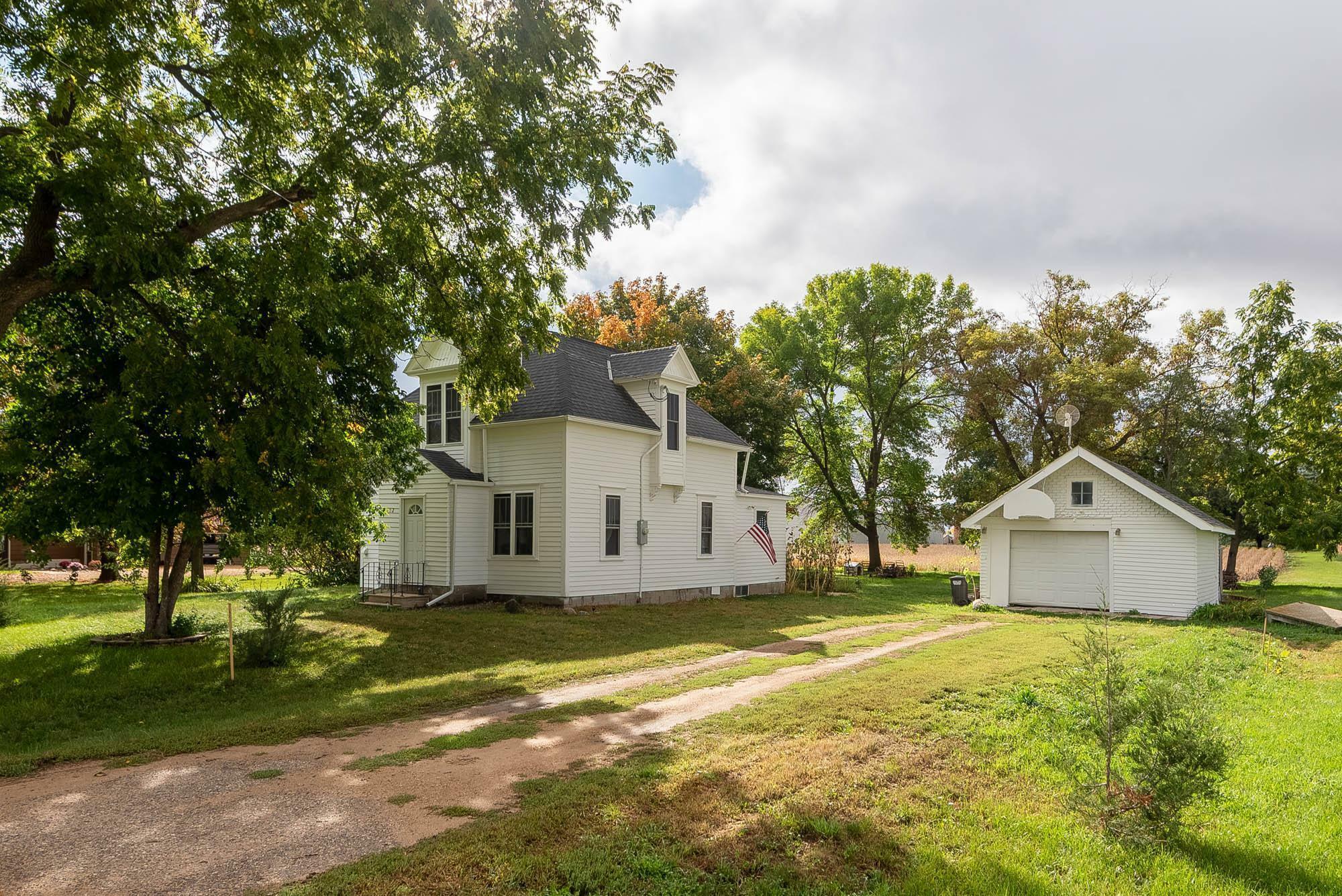 Property Photo: 402 1st Street E MN 56090