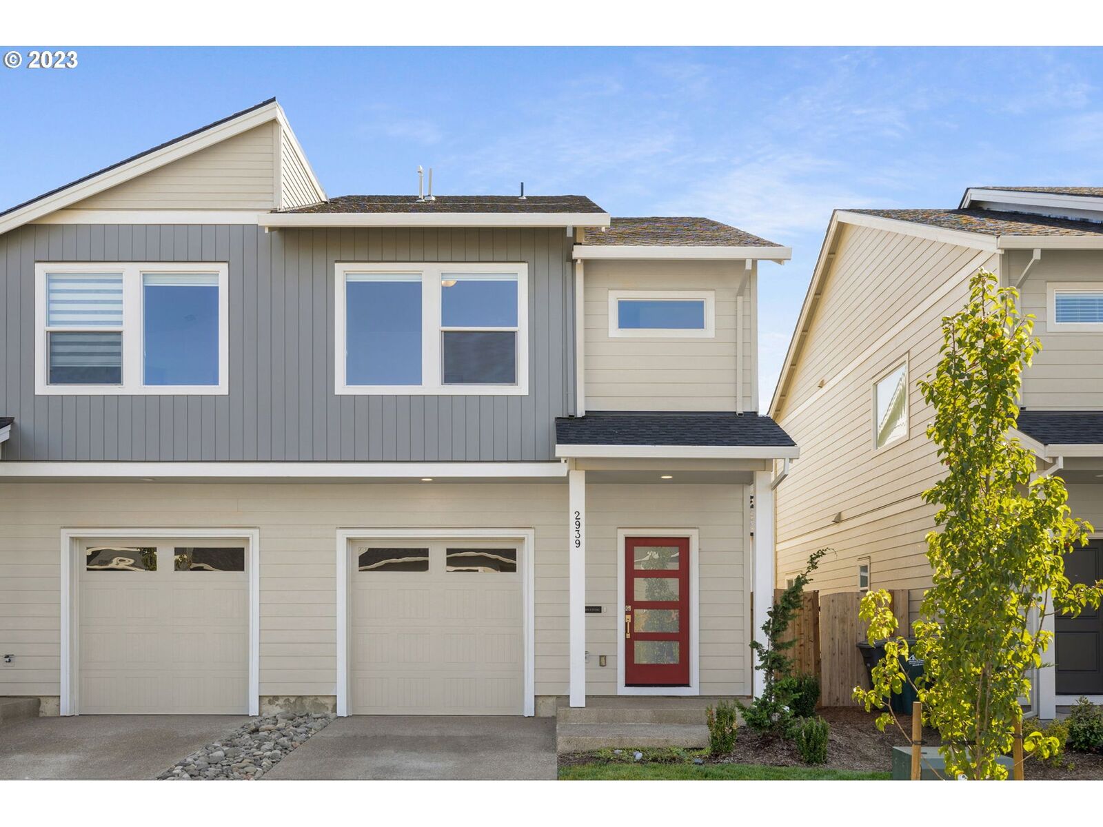 Property Photo:  2939 S Heather St  OR 97113 
