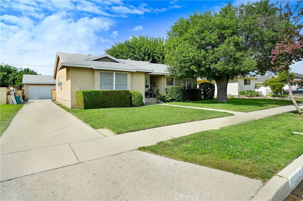 Property Photo:  10117 Gaynor Avenue  CA 91343 