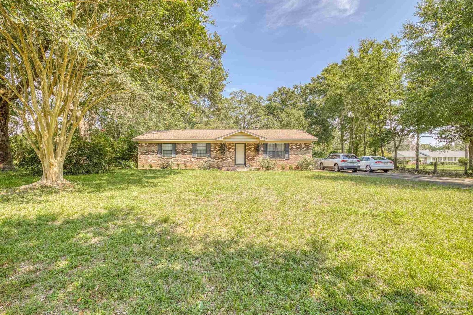 Property Photo: 8506 Eight Mile Creek Rd FL 32526