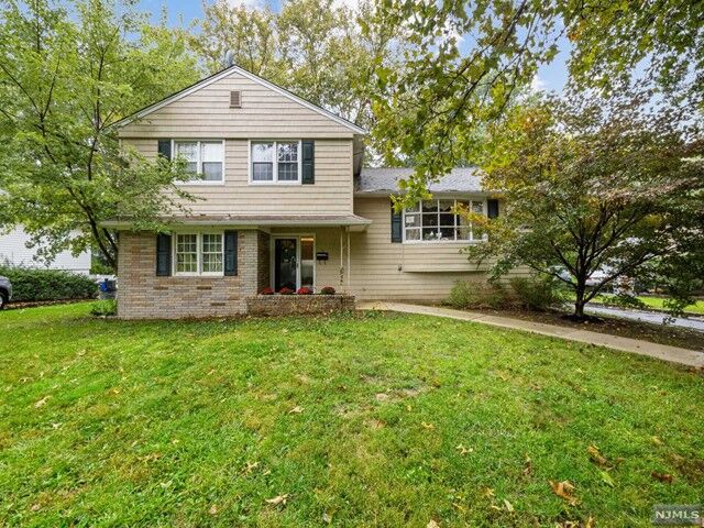 Property Photo: 19 Delwick Lane NJ 07974