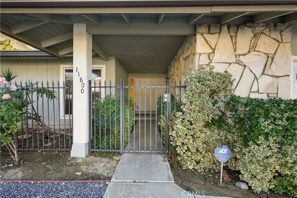 Property Photo:  11800 Thunderbird Avenue  CA 91326 