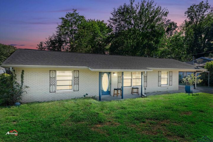 1007 W Holland  Carthage TX 75633 photo