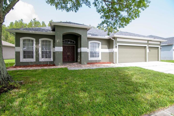 Property Photo:  28701 Falling Leaves Way  FL 33543 