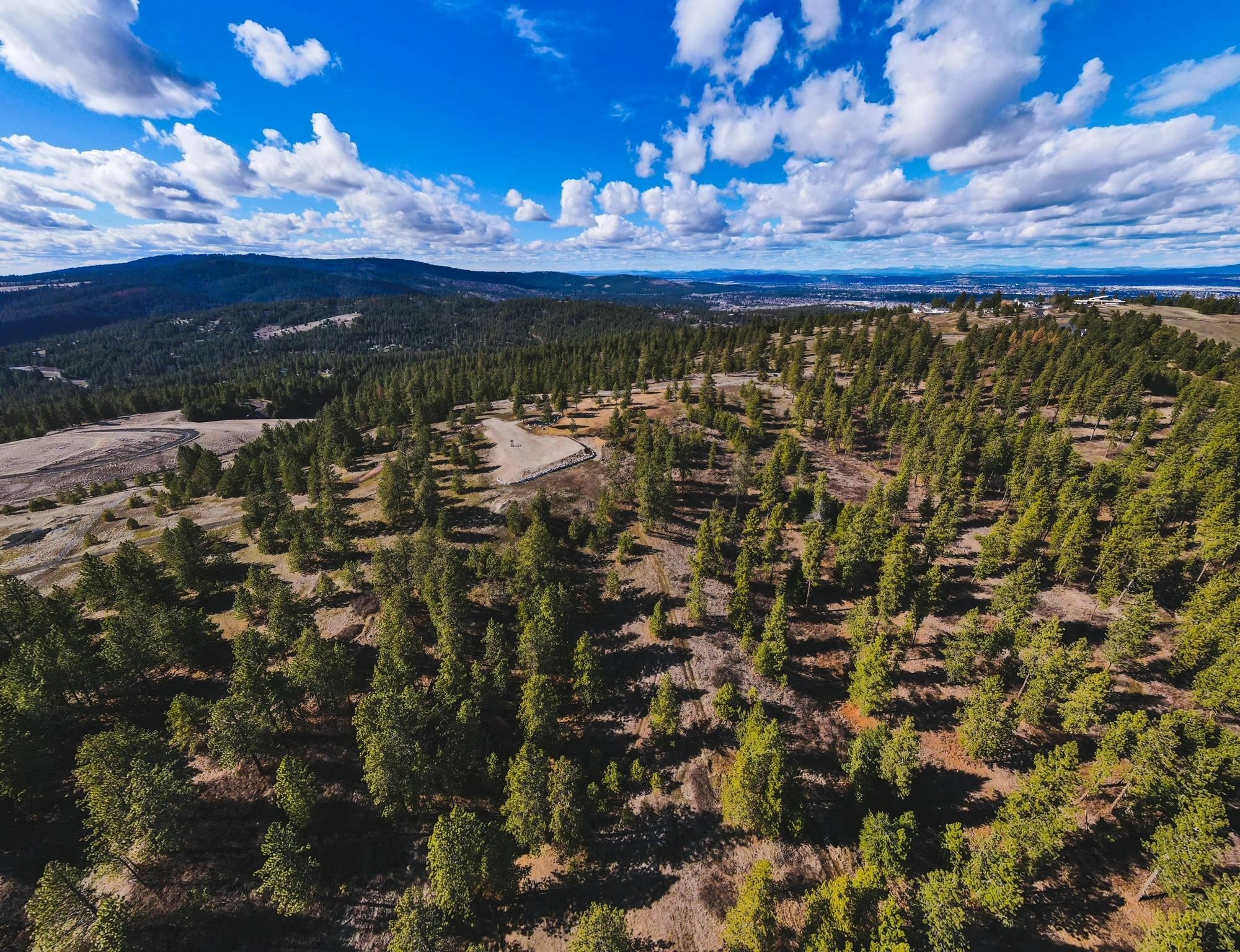 Property Photo: 1393X E Hunters Ridge Ln WA 99206