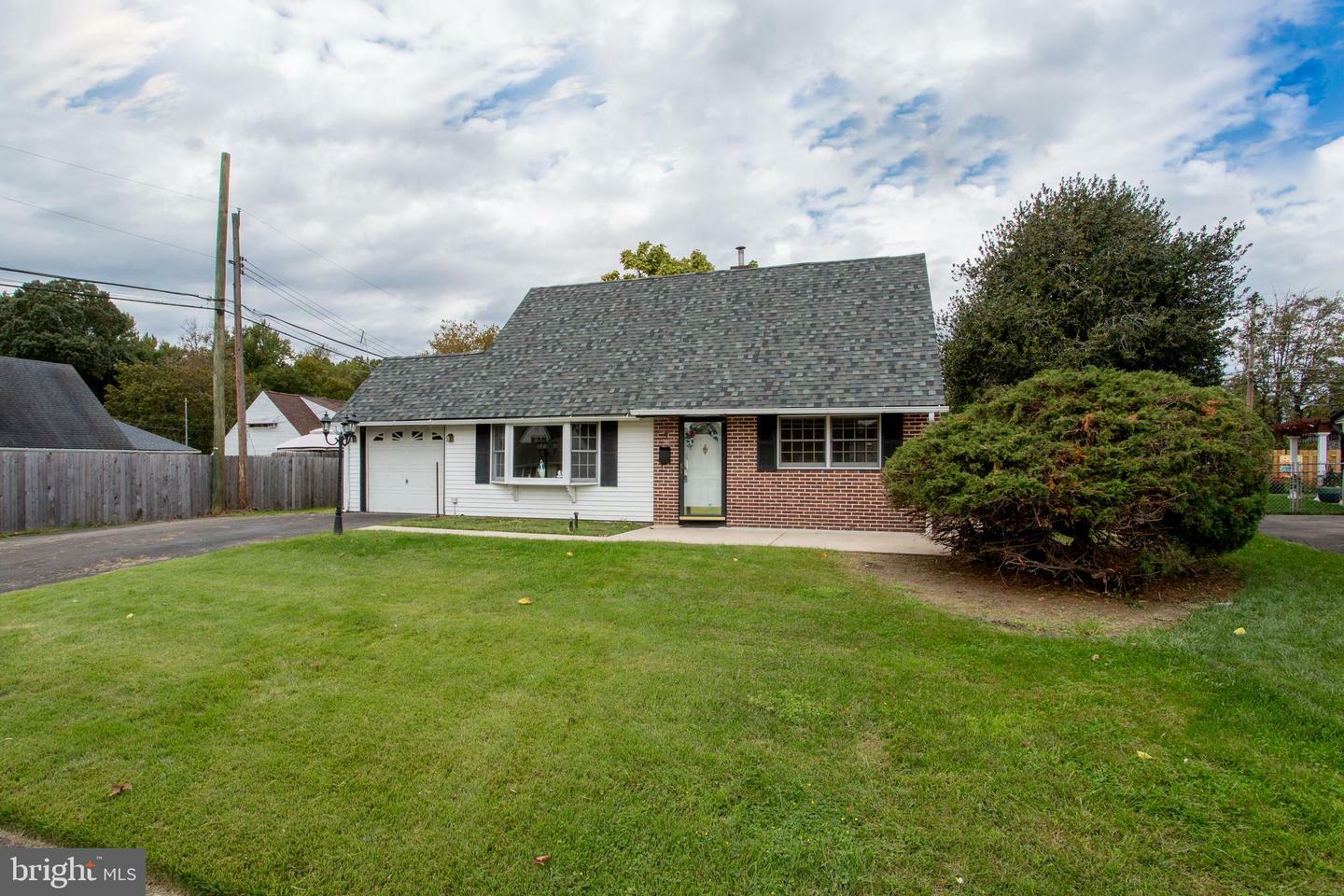 Property Photo:  5 Limewood Road  PA 19056 