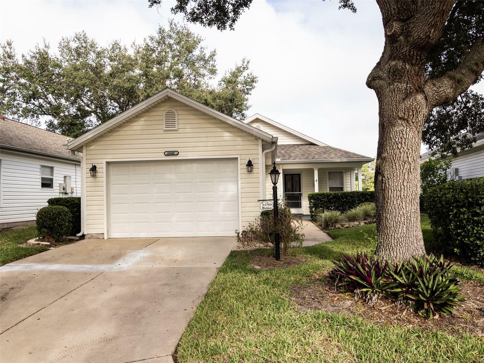 Property Photo:  25217 Cranes Roost Circle  FL 34748 