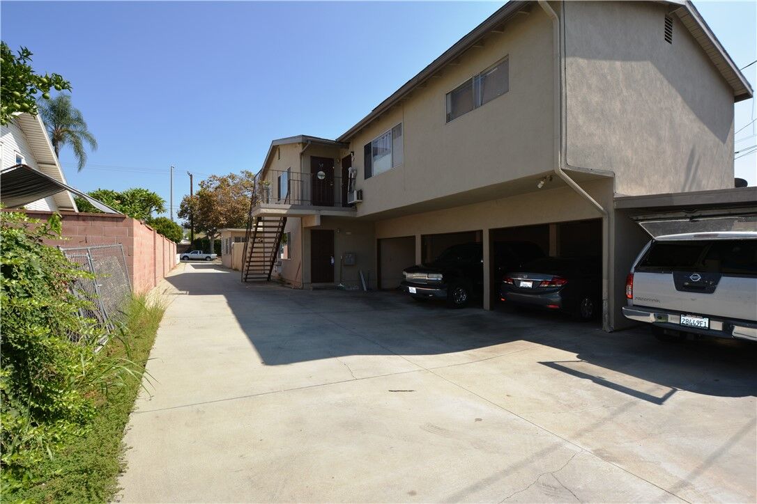 Property Photo: 6041 Pickering Avenue CA 90601