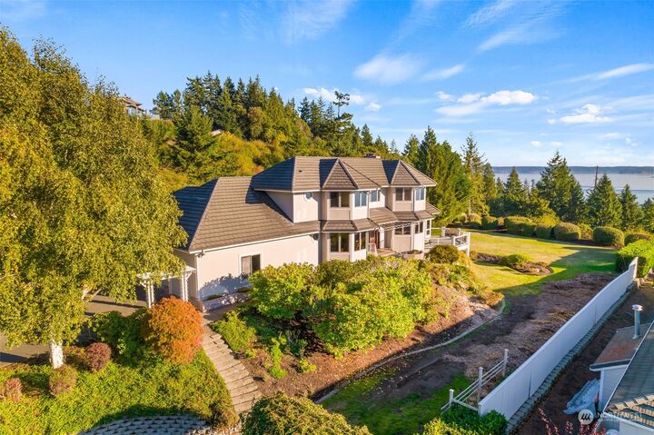 4 bed Fox Island home for sale 555 3rd Lane, Fox Island, WA 98333