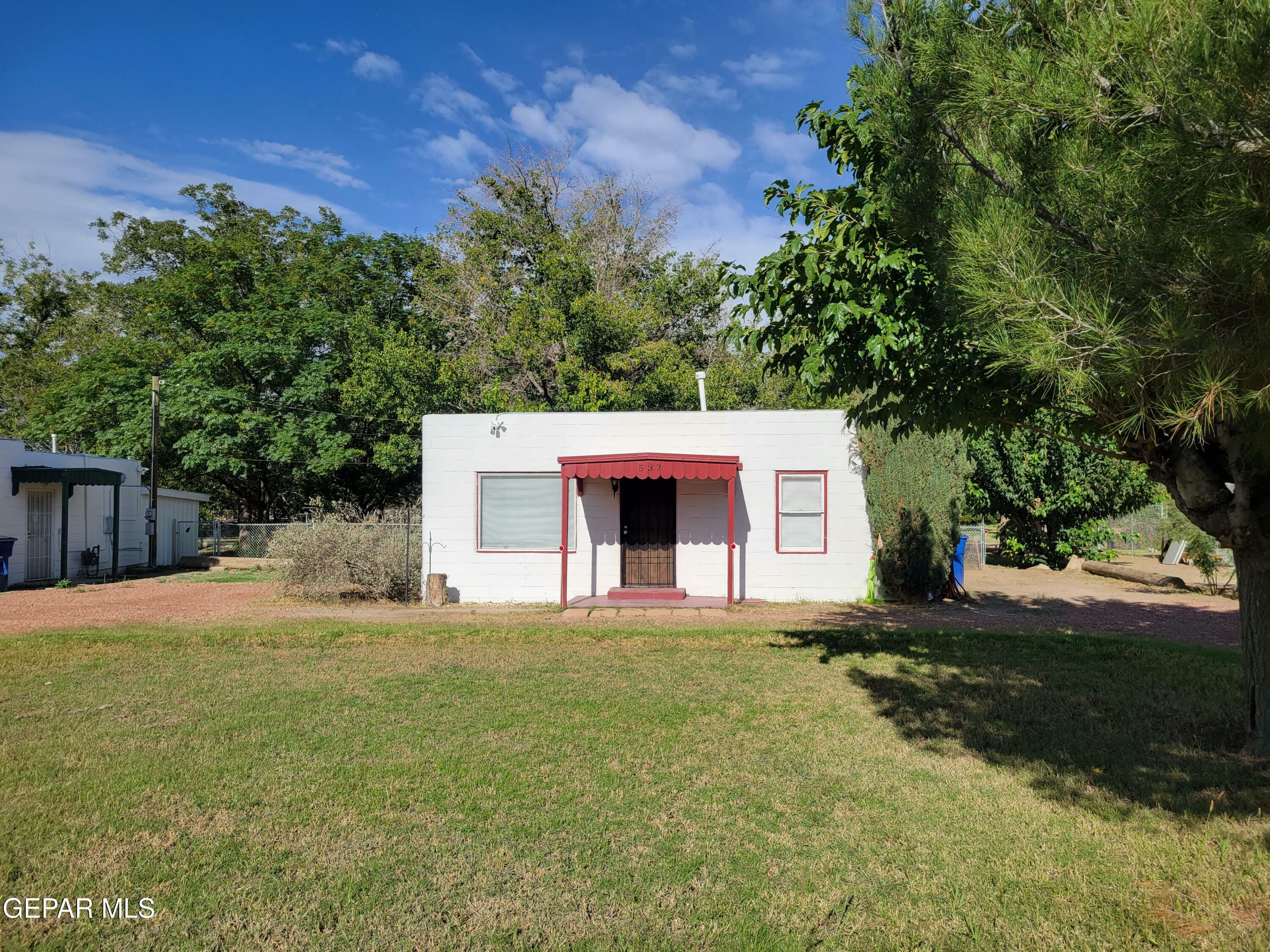 Property Photo: 537 Eastland Street TX 79907