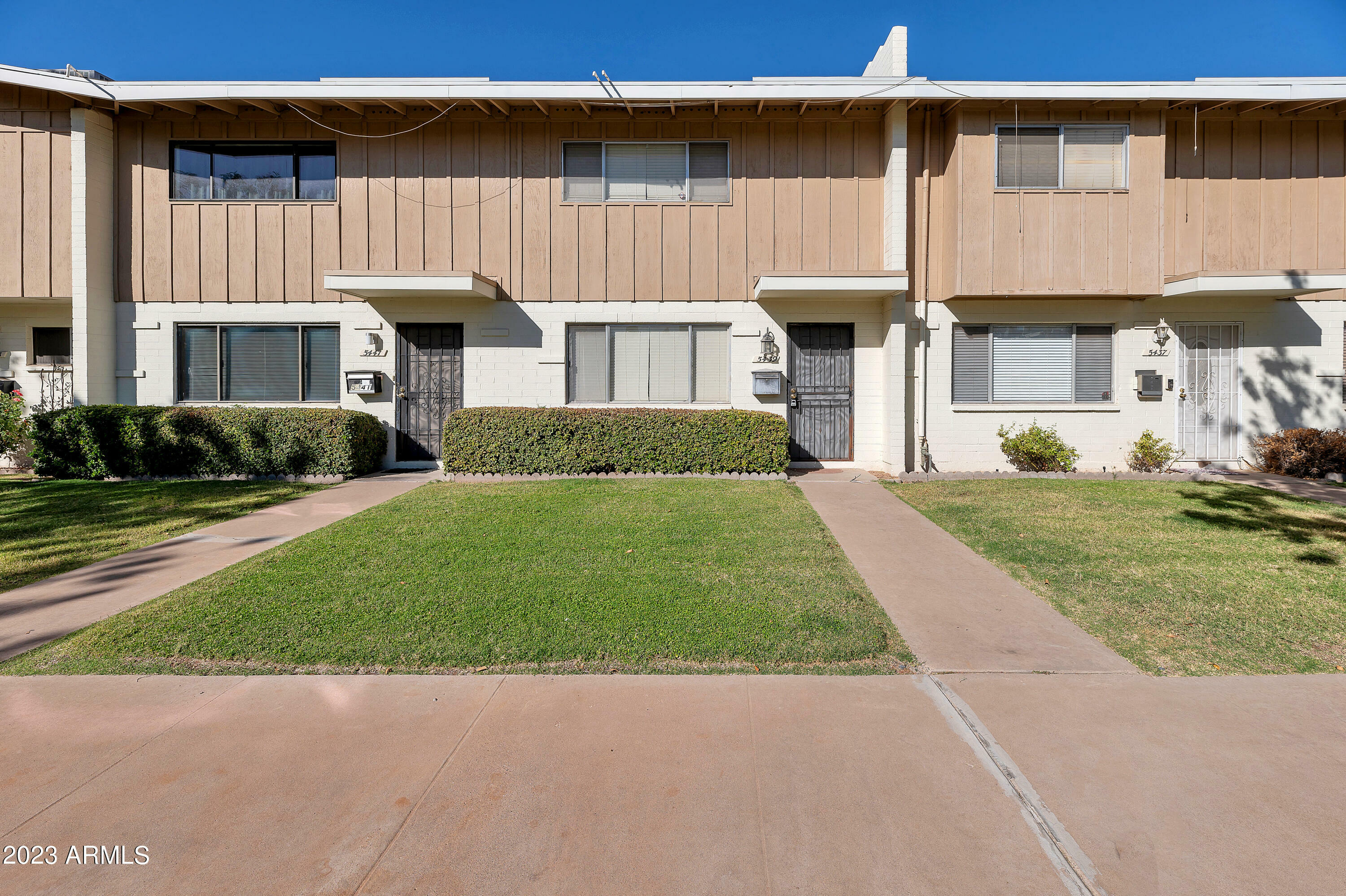 Property Photo: 5439 N Black Canyon Highway AZ 85015