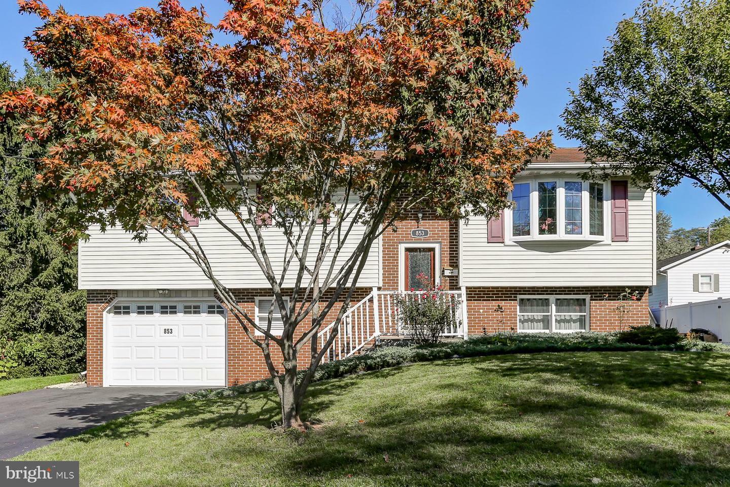 853 S Mount Joy Street  Elizabethtown PA 17022 photo