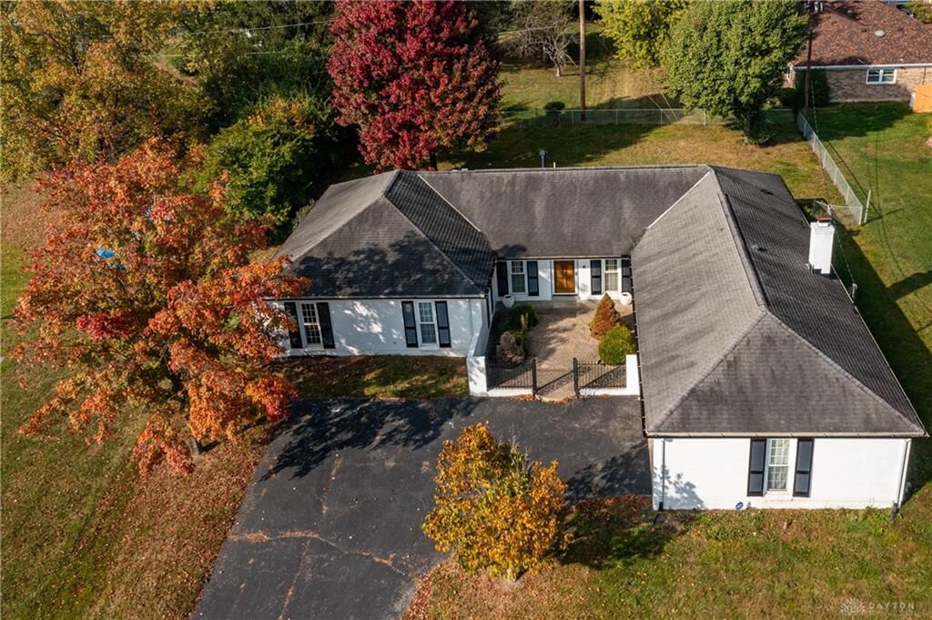 Property Photo:  5943 Lynnaway Drive  OH 45415 