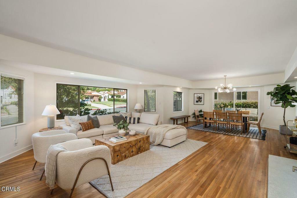 Property Photo: 2350 E Glenoaks Boulevard CA 91206