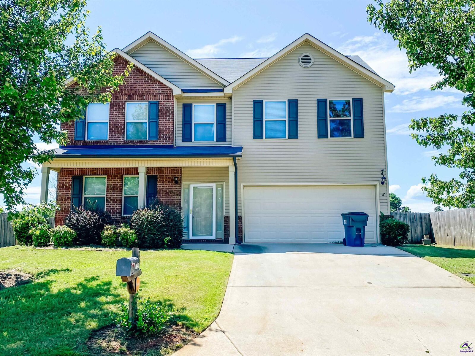 Property Photo:  123 Rippling Water Way  GA 31069 