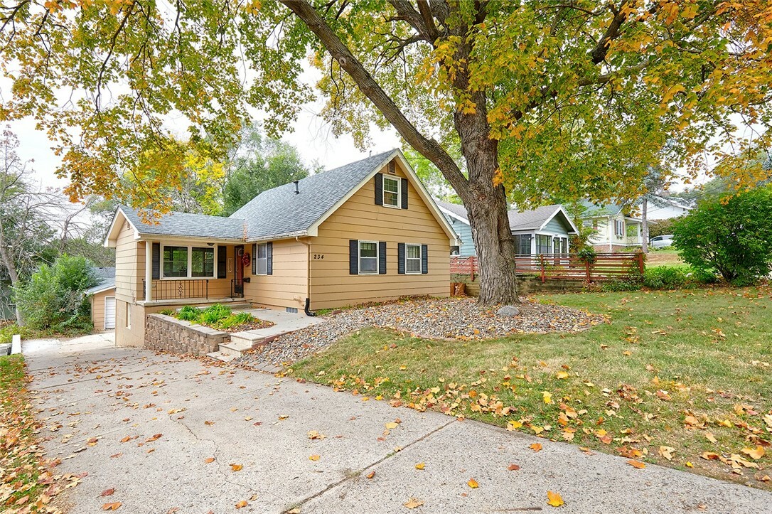 Property Photo:  234 58th Street  IA 50312 