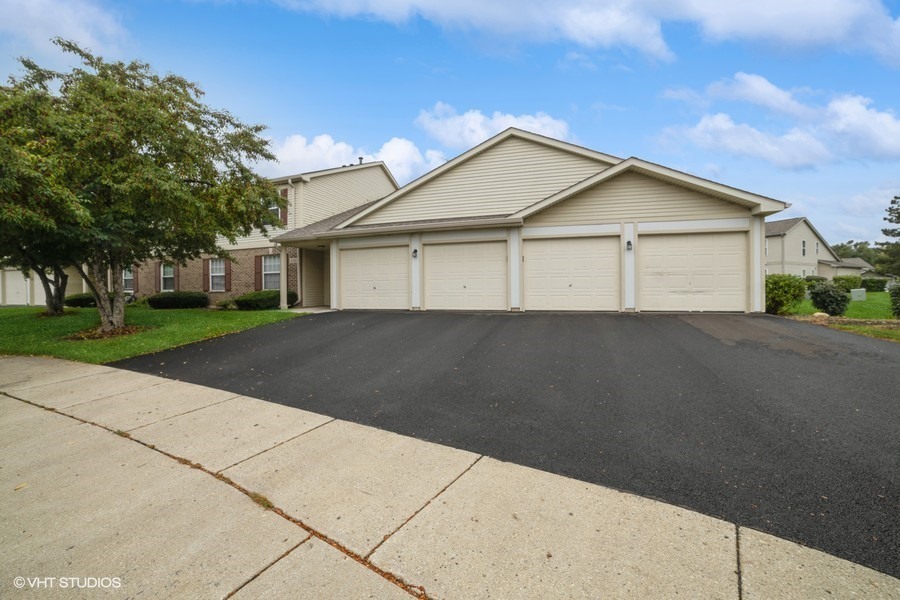 Property Photo:  1028 Wynnfield Court C  IL 60120 