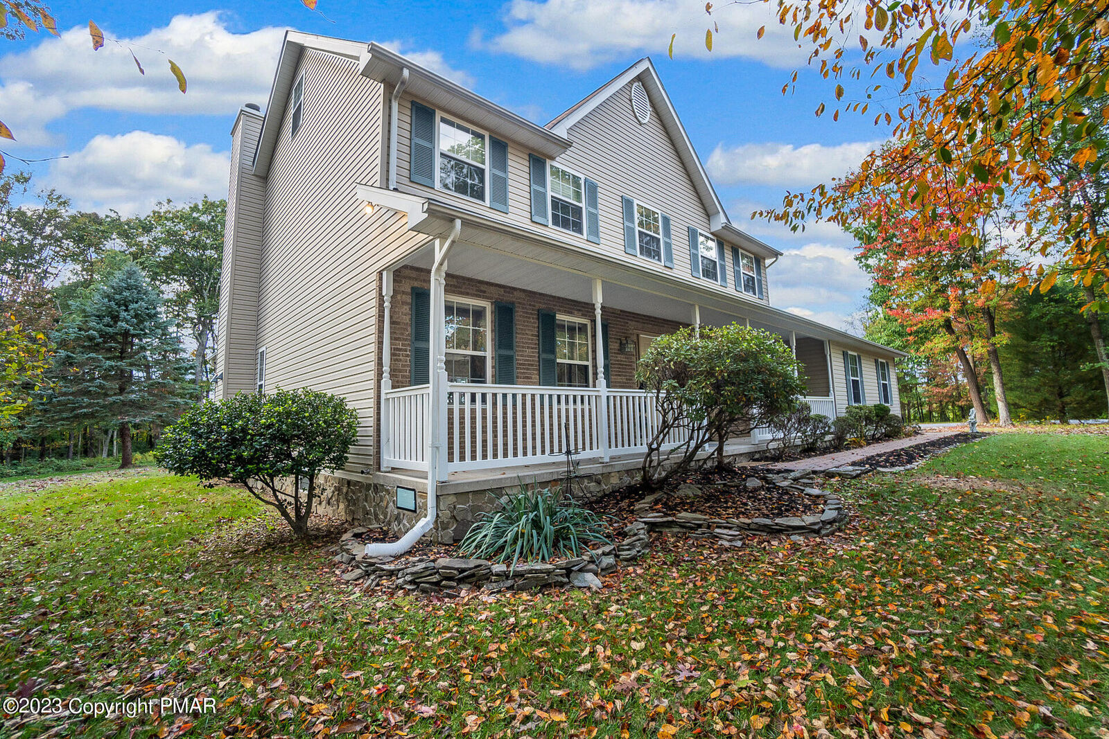 Property Photo:  100 Stacia Way  PA 18353 