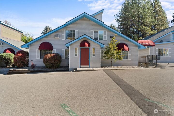 Property Photo:  20 E Pineridge Court  WA 99208 