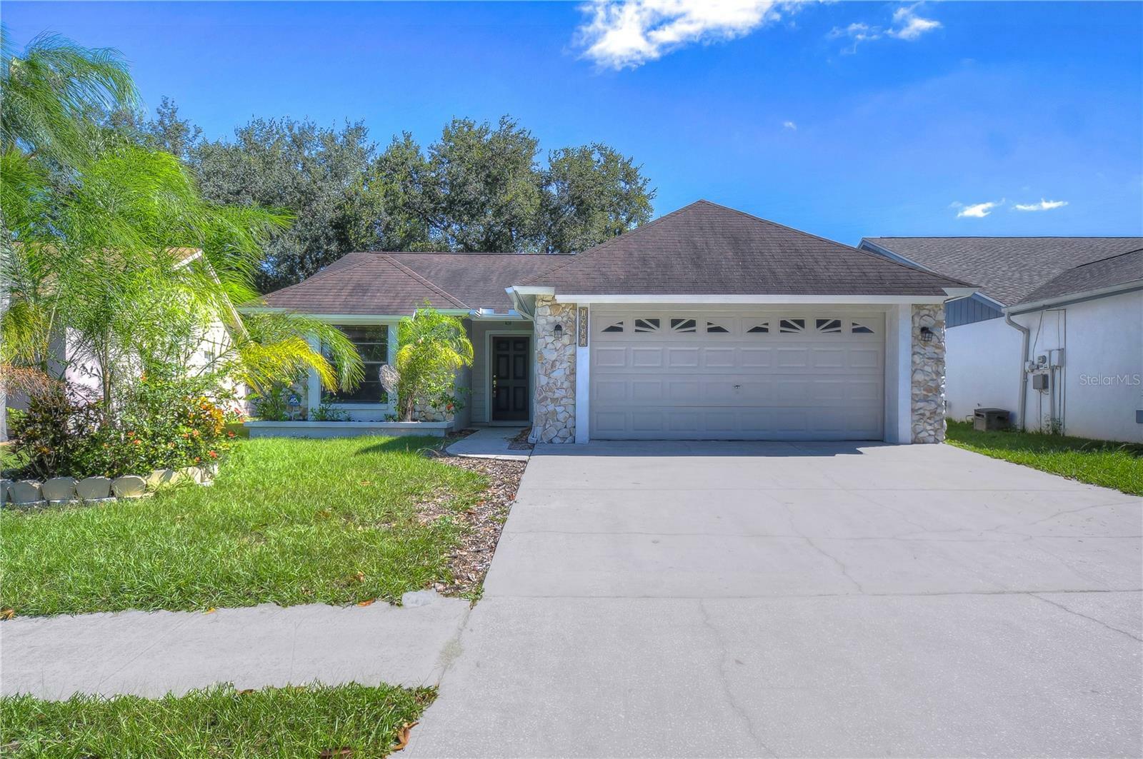 Property Photo:  1931 Erin Brooke Drive  FL 33594 