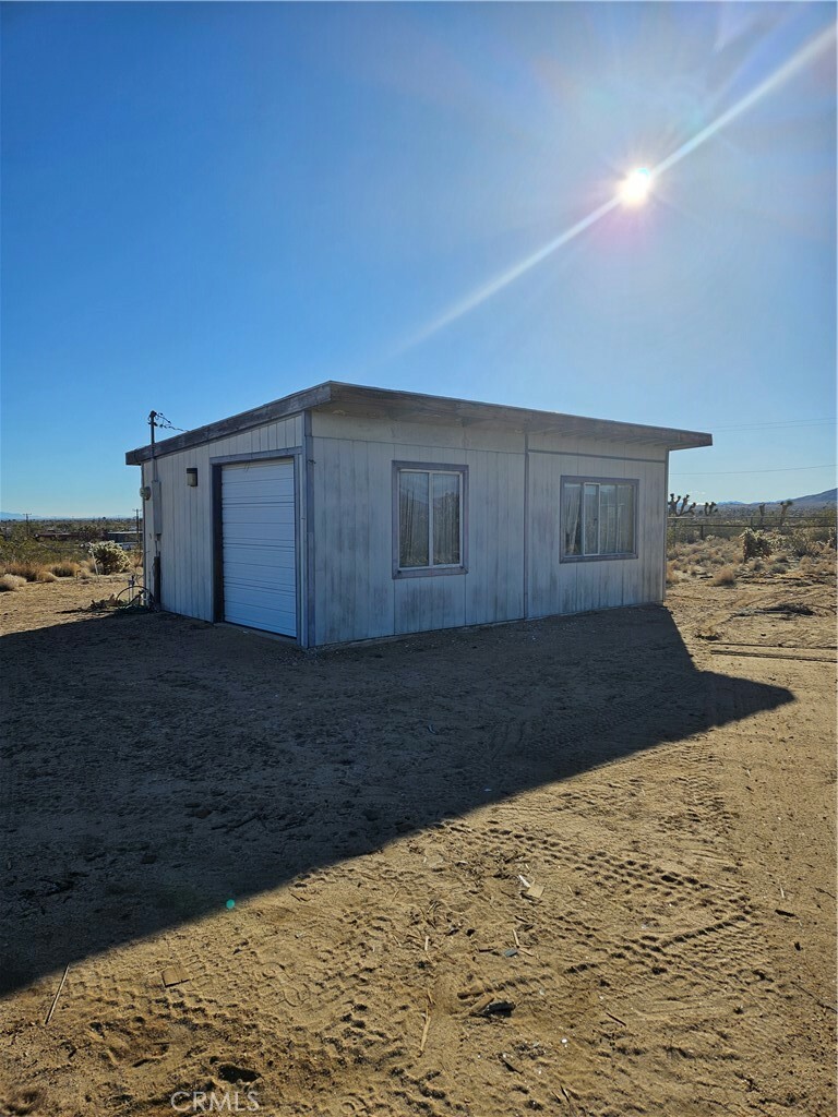 Property Photo:  2135 Road Runner Lane  CA 92285 