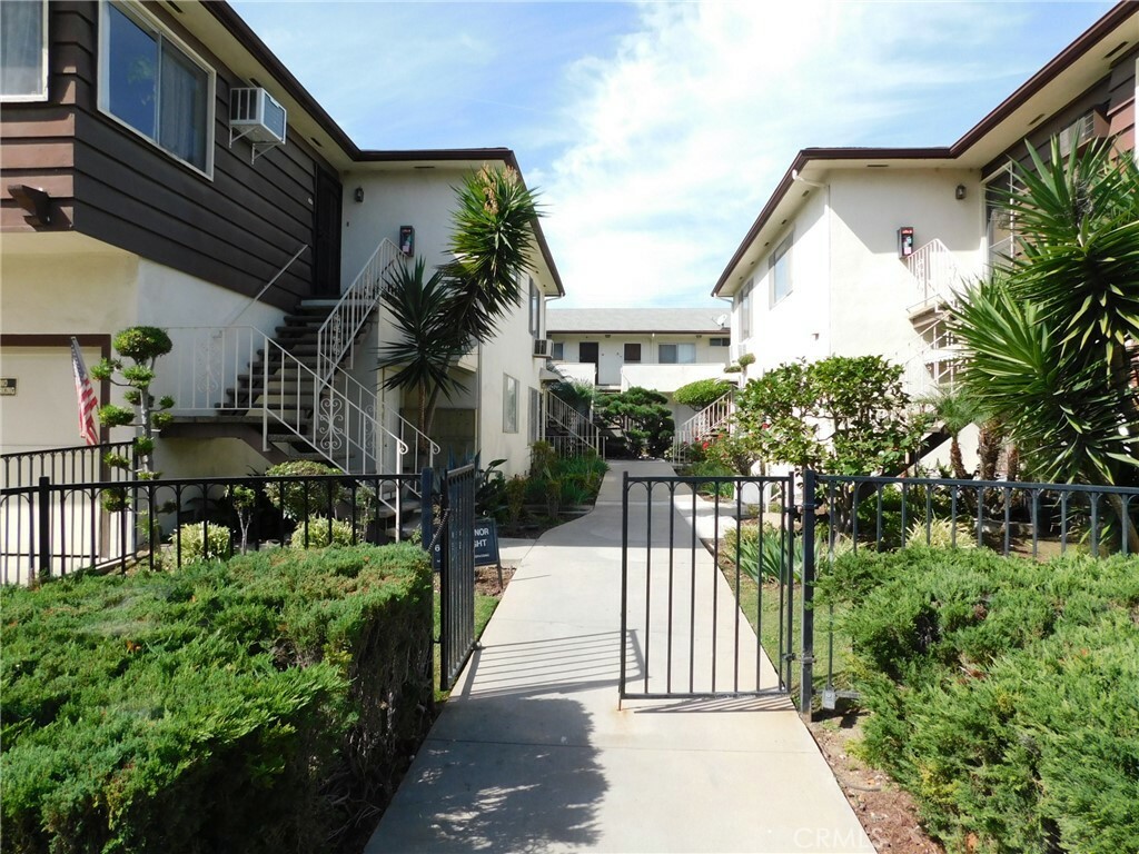 Property Photo:  6333 Bright Avenue 1C  CA 90601 