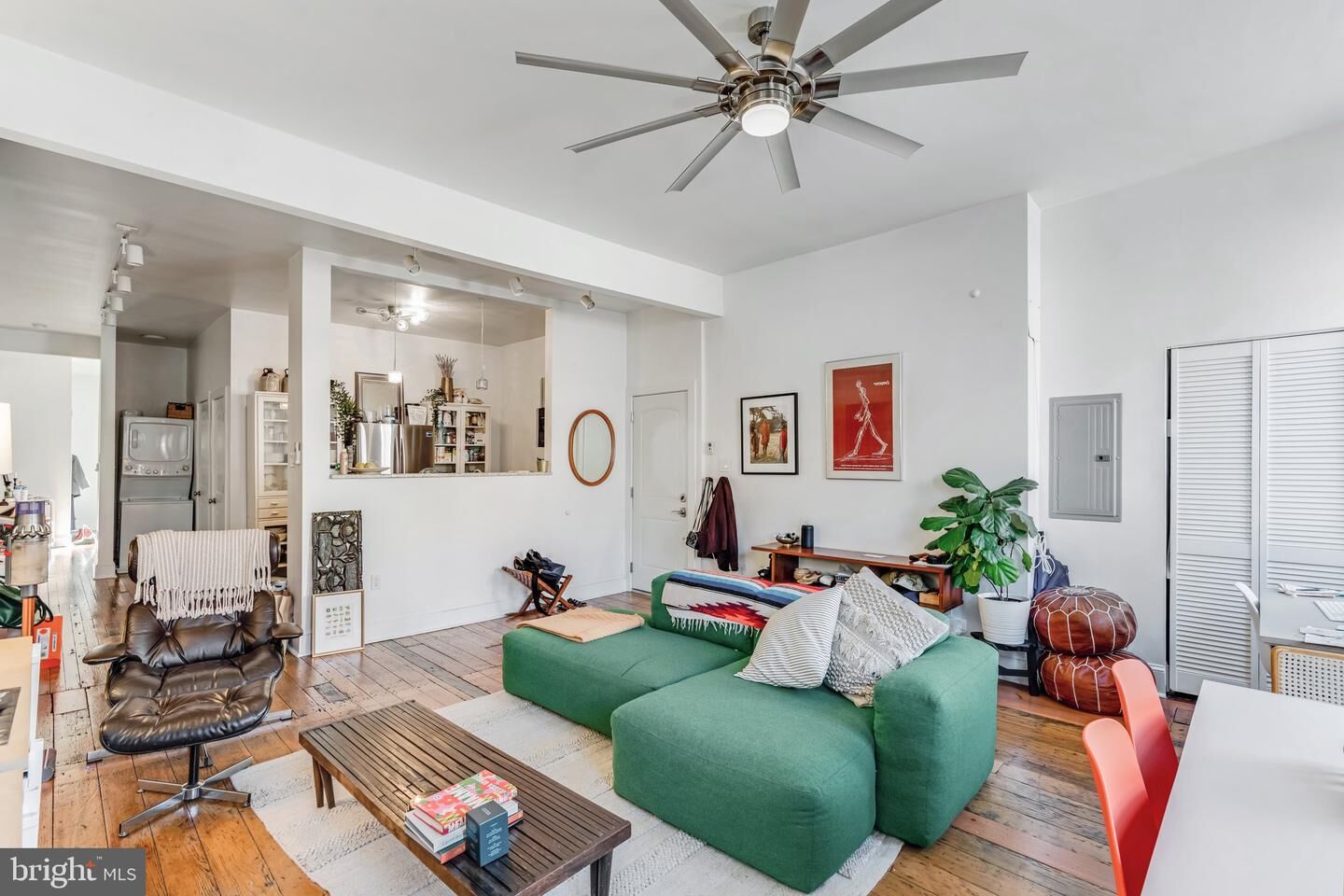 Property Photo:  519 S 5th Street 2  PA 19147 