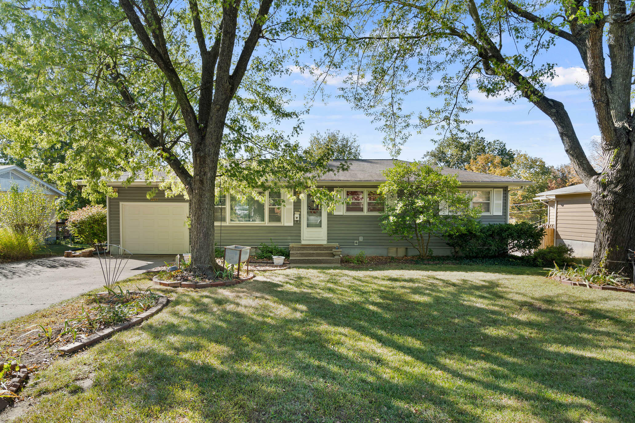 Property Photo:  2247 Concordia Dr  MO 65203 