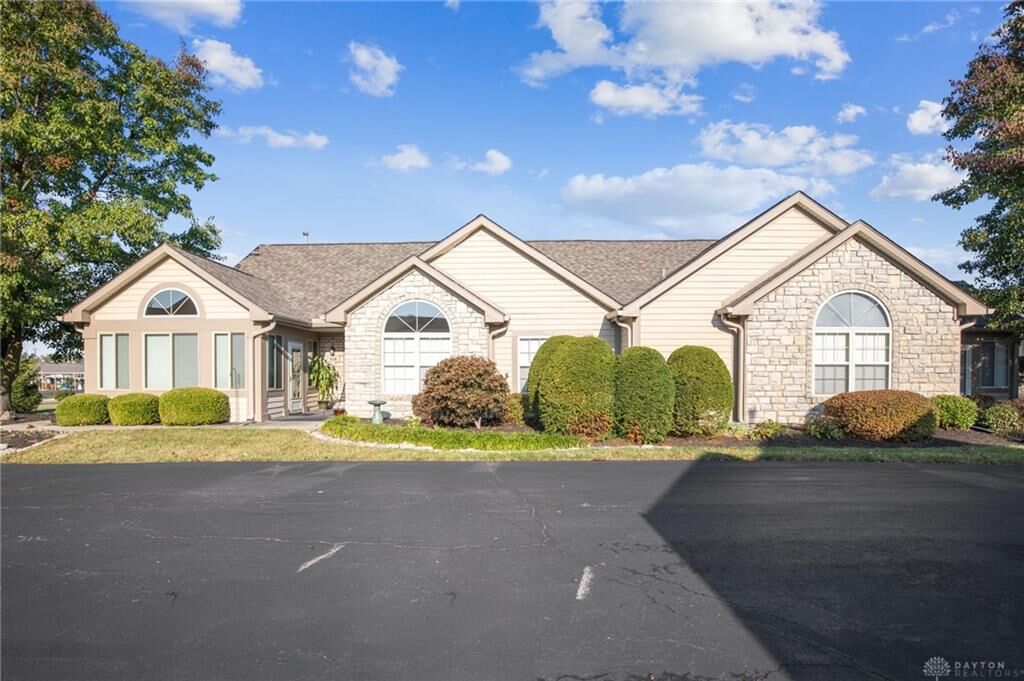 Property Photo: 112 Villa Pointe Drive OH 45066